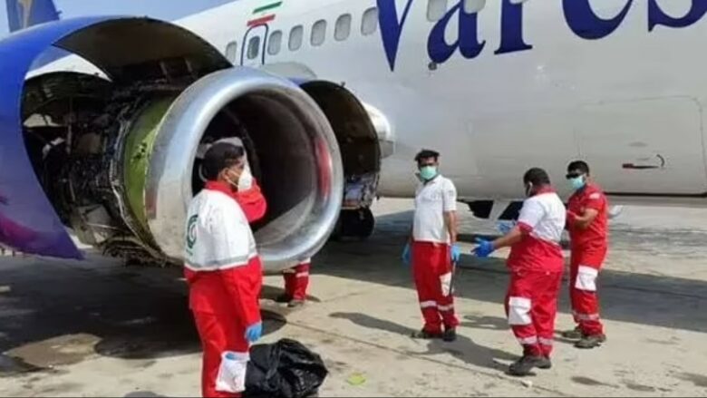Harroi një vegël në motorin e aeroplanit që punonte, mekaniku iranian kthehet për ta marrë dhe përfundon brenda helikës – humb jetën