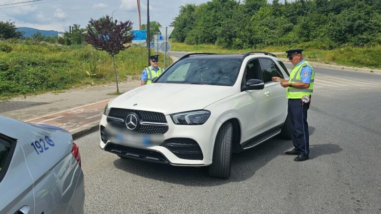 Për një javë policia në Ferizaj shqiptoi një mijë e 587 gjoba