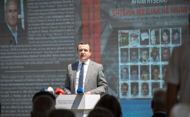 Masakra nga forcat serbe në Poklek të Drenasit ndaj 53 civilëve, Kurti: Edhe sot muret janë të mbuluara me gjakun e të vrarëve