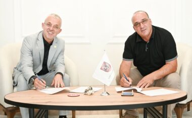Komuna e Podujevës nënshkruan memorandum bashkëpunimi me shoqatën “Jetimat e Ballkanit”, do të ndërtohen pesë shtëpi