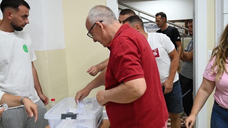 Mbahet për herë të parë buxhetimi me pjesëmarrje në fshatin Smirë, banorët votojnë për projektin që duan të realizohet