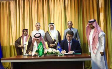 Nënshkruhet marrëveshja për financimin e magjistrales “Prishtinë – Mitrovicë” me vlerë 53 milionë rijalë saudit