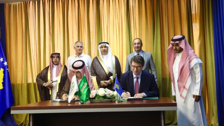 Nënshkruhet marrëveshja për financimin e magjistrales “Prishtinë – Mitrovicë” me vlerë 53 milionë rijalë saudit