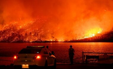Zjarret të mëdha në Kaliforni, dhjetëra mijëra njerëz po evakuohen