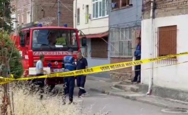 Ngjarje e rëndë në Korçë, gruaja lyhet me benzinë, i vë flakën vetes dhe hidhet nga ballkoni