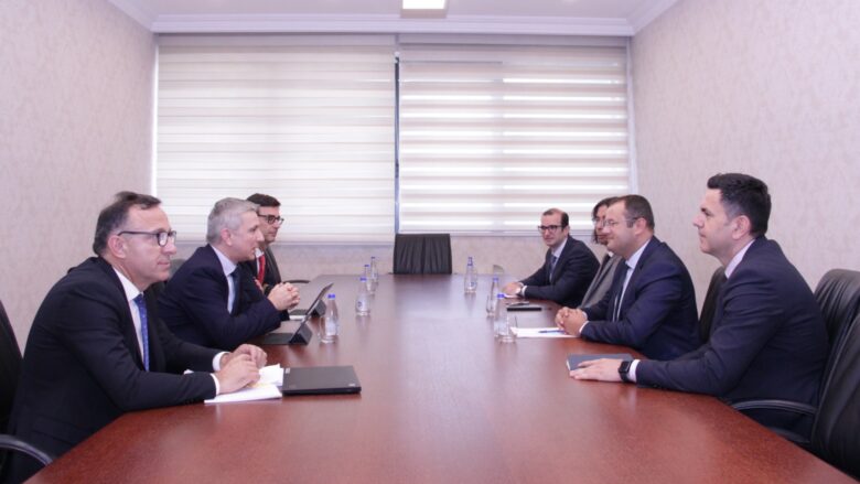 Guvernatori Ismaili mirëpriti shefin e ri të Misionit të FMN-së për Kosovën, e njofton se kanë përmbushur dy rekomandime