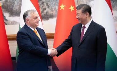 Orban i Hungarisë zhvillon bisedime me Xi gjatë vizitës së papritur në Pekin, disa ditë pas takimit me Putin