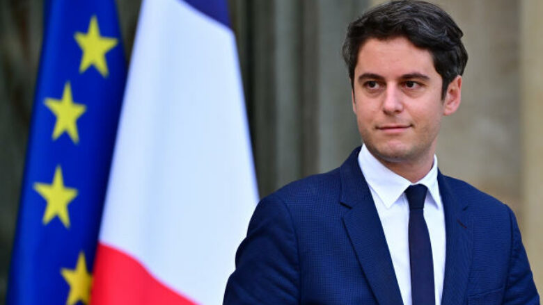 Macron pranon dorëheqjen e kryeministrit francez