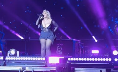 Bebe Rexha “mbretëron” në Prishtinë me performancën e saj të zjarrtë në festivalin “Sunny Hill 2024”