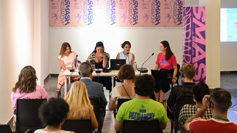 Në panelin e tretë të Anibar 15 u diskutua për pasigurinë e grave në hapësirat publike