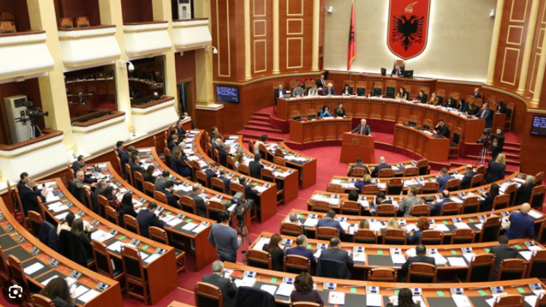 Shtyhet seanca për ndryshimet në qeveri, pritet dekreti i presidentit Begaj