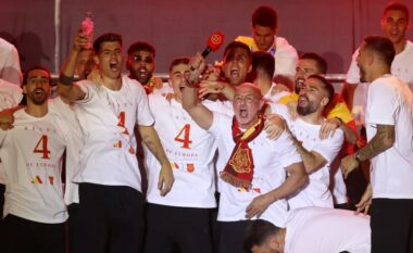 UEFA konfirmon se ka hapur hetimet për yllin e Spanjës pas thirrjeve të tij nacionaliste