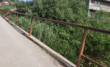 Dëmtohet ura në Graboc të Fushë Kosovës, ankohen banorët për pasiguri