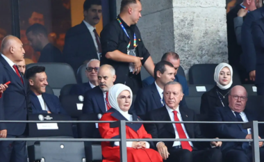 Mesut Ozil e shikoi çerekfinalen e Euro 2024 me presidentin turk Recep Tayyip Erdogan – ai ishte akuzuar në të kaluarën për miqësinë mes tyre