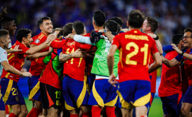 Spanja pa dy lojtarë në finale, por kthehen dy të tjerë nga suspendimi