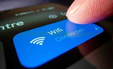 Mos përdorni rrjete publike të Wi-Fi në Paris