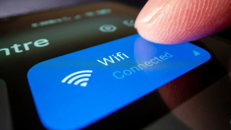 Mos përdorni rrjete publike të Wi-Fi në Paris