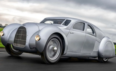 Audi “ringjall” superveturën e vitit 1930