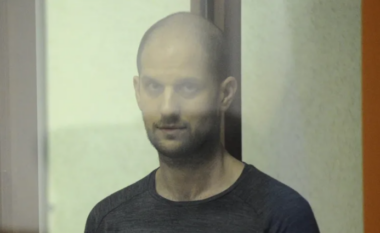 Rusi, gazetari amerikan Evan Gershkovich dënohet me 16 vjet burg