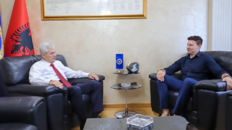 Ahmeti takon ambasadorin Meidani: Shqiptarët po përbuzen, nevojitet platformë për legjitimitet