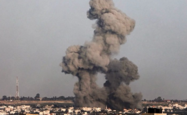 Izraeli sulmon Gazën nga ajri, deti dhe toka, pasi Hamasi njofton tërheqjen nga bisedimet e armëpushimit