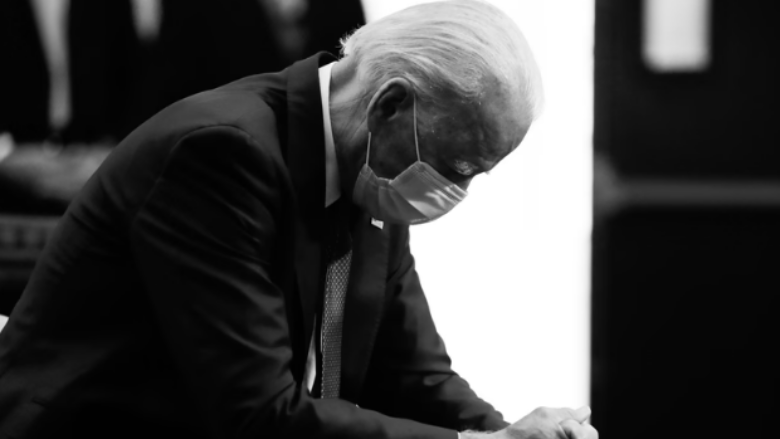Presidenti Joe Biden përballë ‘izolimit’ fizik dhe politik