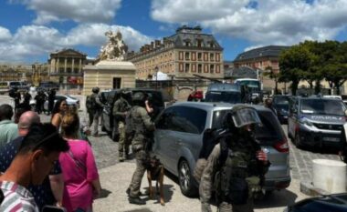 Përfundon aksioni i policisë në pallatin e Versajës: Rikthehet në normalitet gjendja pas alarmit për sulm terrorist
