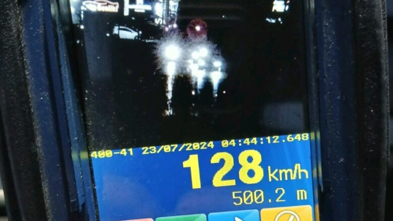 Tejkaloi shpejtësinë në zonën e kufizimit 60 km/h, dënohet me 300 euro 22 vjeçari nga Ferizaj