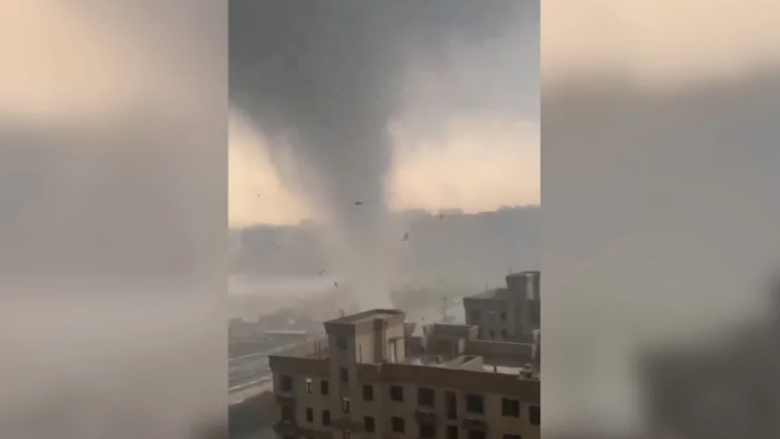 Pamje dramatike: Tornado lë pesë të vdekur dhe dhjetëra të plagosur në Kinën lindore