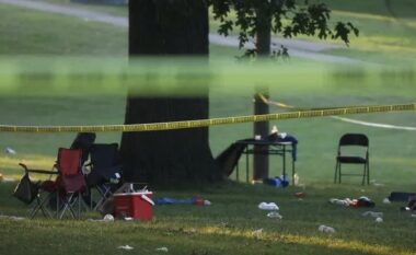 Dy të vdekur, disa të tjerë të plagosur - pamje që tregojnë momentin e të shtënave në një park në Rochester të Nju Jorkut