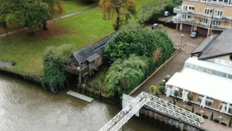 Një “shtëpi-varkë” në Londër shitet për dyfishin e çmimit të një shtëpie në Mbretërinë e Bashkuar