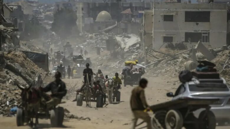 “Është ndryshe nga zhvendosjet e mëparshme”: Banorët e Gazës kërkojnë strehim ndërsa eksodi i Khan Younis vazhdon