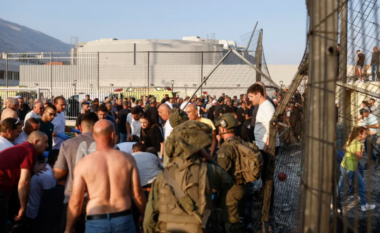 Libani sulmon me raketa një fushë futbolli në Izrael, të paktën 12 të vdekur