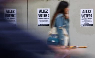 Sulmet e dhunshme tronditin Francën përpara raundit të tensionuar të zgjedhjeve