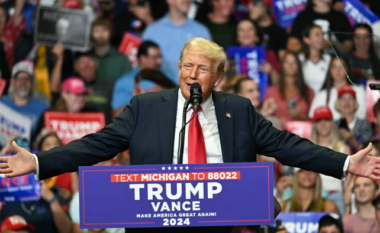 "Mora një plumb për demokracinë", deklarohet Trump teksa rinis fushatën zgjedhore