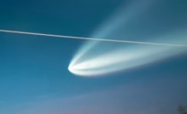 U pa duke fluturuar në qiell, menduan se ishte meteor - doli të jetë raketë e Space X