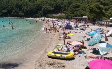 Lënia e një peshqiri në plazh në Kroaci mund t’ju kushtojë shumë - ja cilat janë gjobat për një veprim të tillë