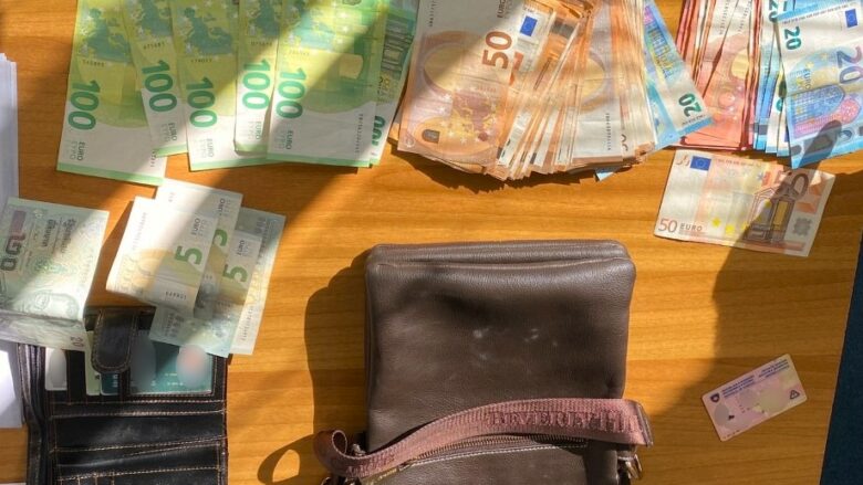 E gjeti një çantë me 7500 euro, qytetari në Gjilan e dorëzoi në Polici