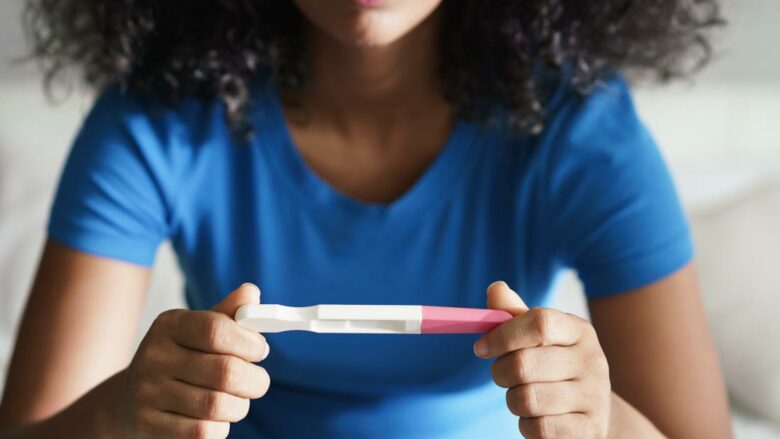 A mund të ngelni shtatzënë përmes seksit anal?
