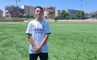 Që nga mosha shtatë vjeçare fans i madh i futbollit – Gjilanasi njohës i klubeve vendase dhe ndërkombëtare