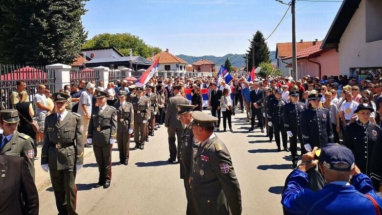 Ushtria serbe marshon nëpër Prijedor pa lejen e Presidencës së Bosnjës