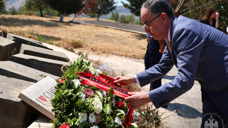 Begaj në Varrezën Monumentale “Trëndafilat e Çamërisë”, PDIU: I pari President që nderon 2900 viktimat e spastrimit etnik grek