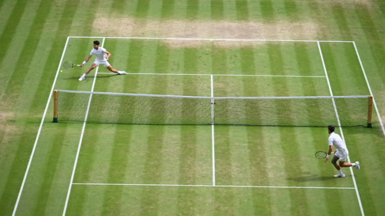 Carlos Alcaraz shkatërron tenistin serb për ta fituar për herë të dytë Wimbledonin