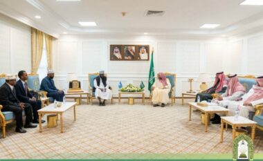 Zëvendës Ministri për çështje fetare dhe vakëf i Mbretërisë së Arabisë Saudite, Dr. Awad bin Sebti Al – Anezi mbërrin për vizitë në RMV