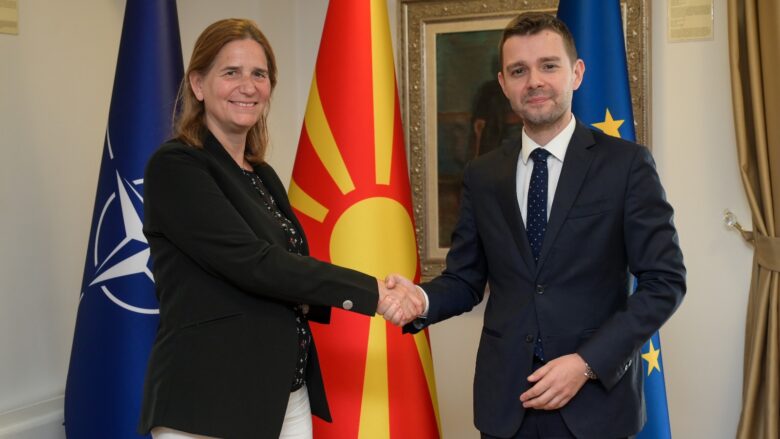 Mucunski në takim me ambasadoren greke: Interesi ynë është ndërtimi i marrëdhënieve të mira fqinjësore