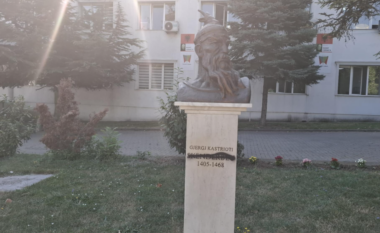 Dëmtohet busti i Gjergj Kastriotit- Skënderbeu në Gjilan, policia nis hetimet