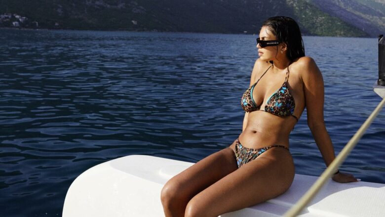 Donna Dafi shijon pushimet në Kroaci, duket atraktive në fotografitë me bikini