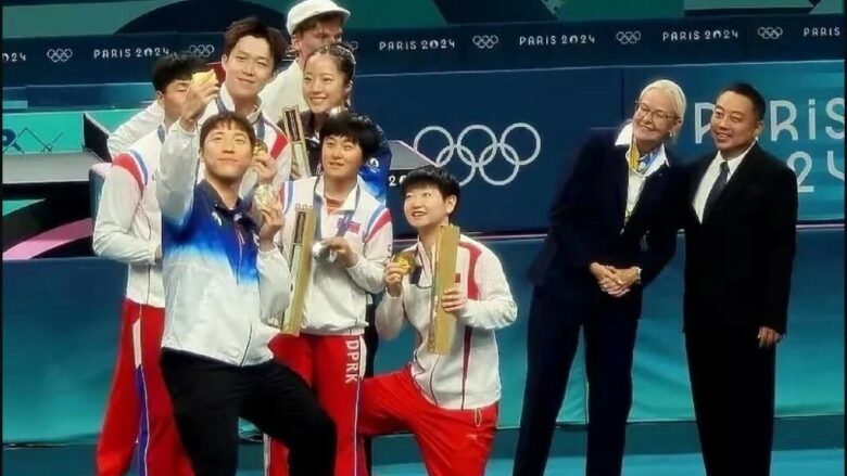 Fryma olimpike është më e fortë se politika: ‘Selfie’ e përbashkët e atletëve nga Koreja e Jugut dhe Koreja e Veriut si shpresë për një të ardhme më të mirë