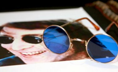 Ankand për syzet e John Lennon dhe fotot e Abbey Road