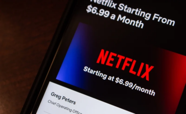 Netflix largon nga tregu pakon bazike, fansat të frustruar me gjigantin e transmetimit të filmave